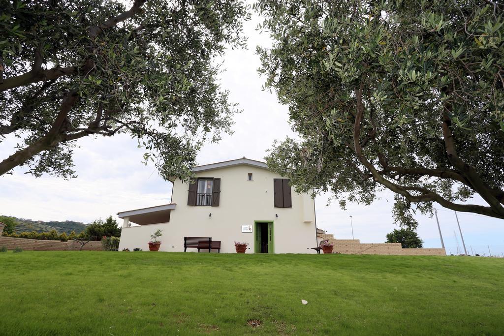 Bed And Breakfast Country Cottage Civitavecchia Luaran gambar